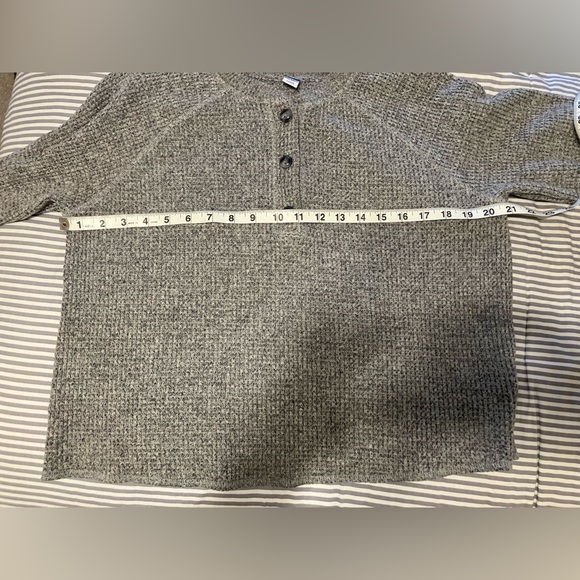Old Navy Plush Waffle-Knjt Henley Top Grey Womens size Small - Picture 13 of 13